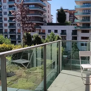 rezervați aici